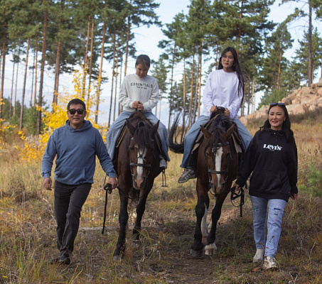 Конная прогулка #в Улан-Удэ#. Подарочные сертификаты Ultra Подарки. Купить оригинальный подарок или подарочный сертификат на Конная прогулка #в Улан-Удэ#. Сервис UltraPodarki.ru 8-800-505-9530. Катание на лошадях, Прогулка на лошади, Прогулка на лошадях для двоих, Конная прогулка, конный клуб, Конный клуб, конная прогулка, конная прогулка #в Улан-Удэ#